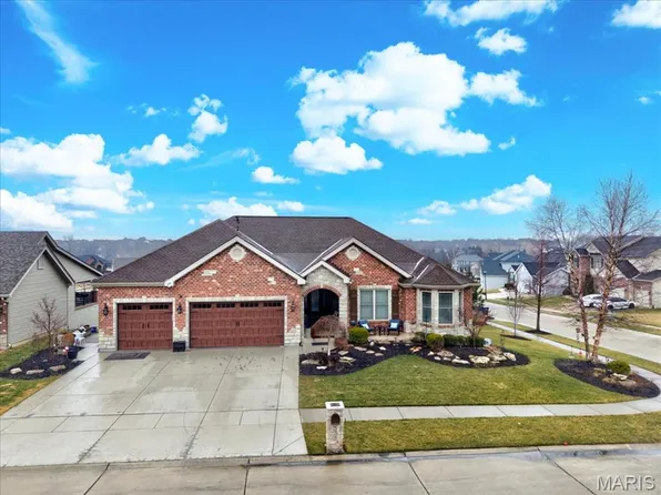 534 Forest Park Dr, Wentzville, MO 63385