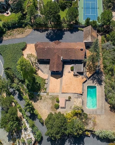 2nd image of 95 Mesa Ct
