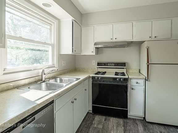 5th image of 342 Glen Ave