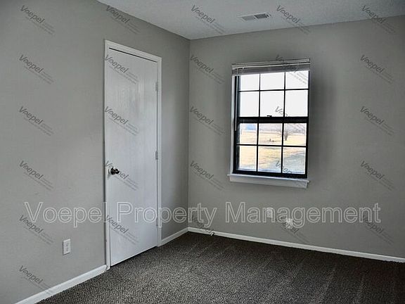 5th image of 408 NE Highland Ln