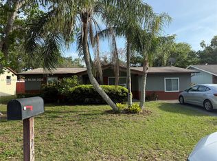 125 Ramona Cir, Palm Harbor, FL 34683