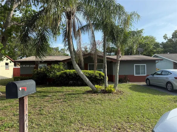 125 Ramona Cir, Palm Harbor, FL 34683