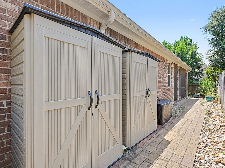 1912 Hill Manor Dr — Photo 27