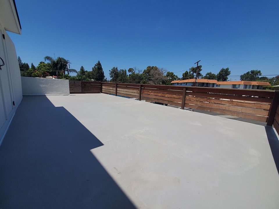 Apt #A private large deck