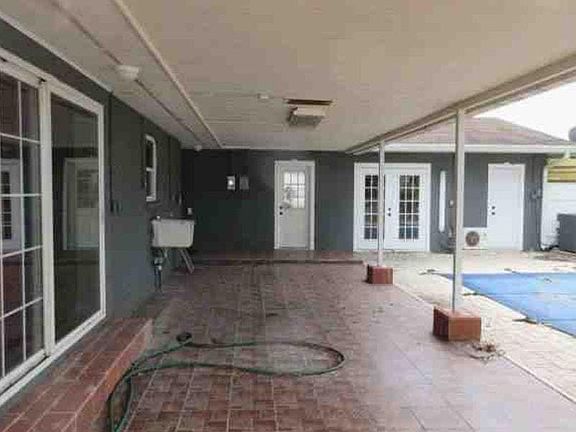 4th image of 5702 Jacaranda Ave