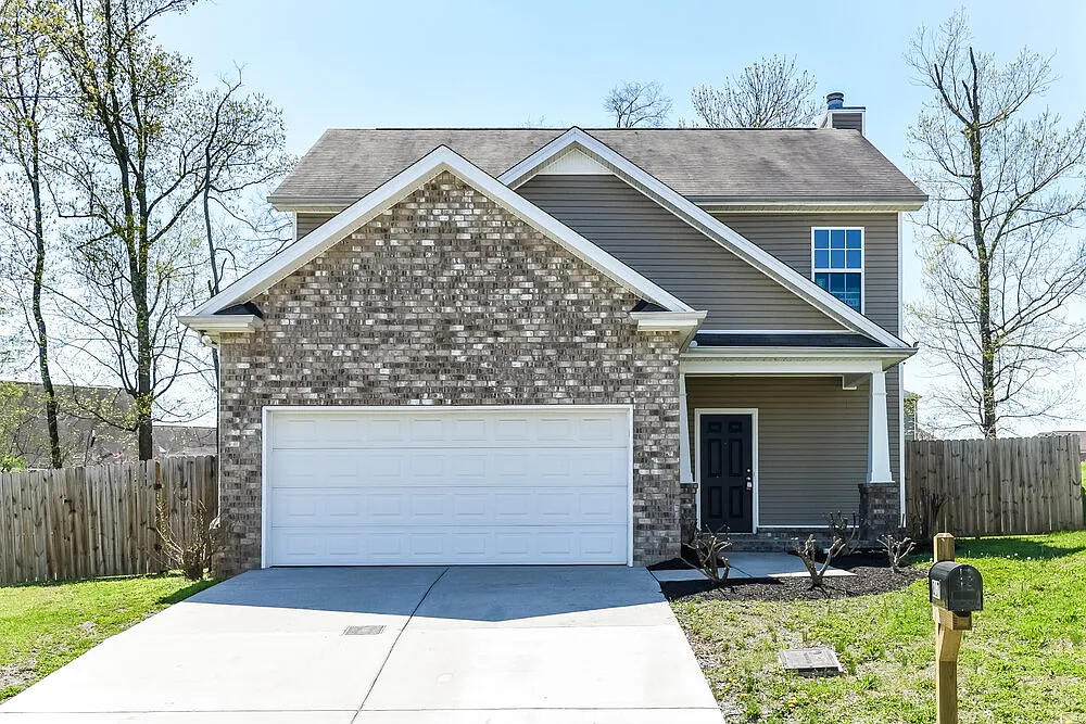 3 bed, 2.5 bath, 1676 sqft, $2,190 — Photo 1