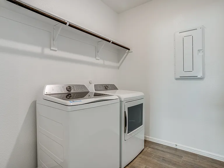 13140 Mizell Ln — Photo 25