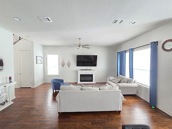 5th image of 1225 Westborough Ln #17