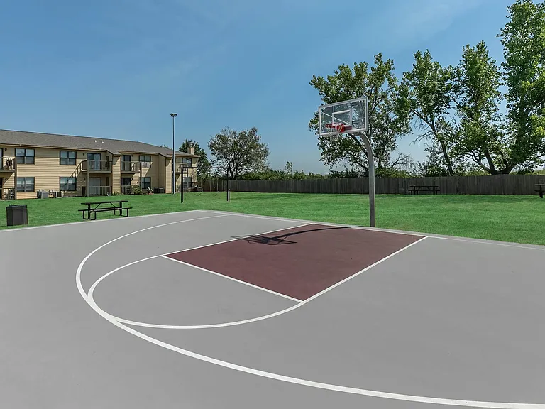 ONE MONTH FREE! APPLY FREE! VIRTUAL TOURS! — Photo 5
