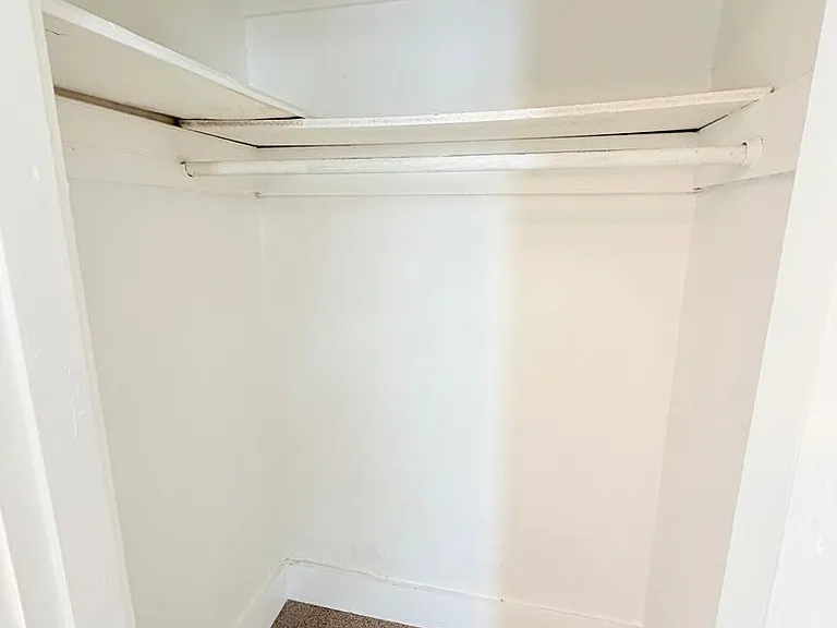 1132 N Oxford St — Photo 15