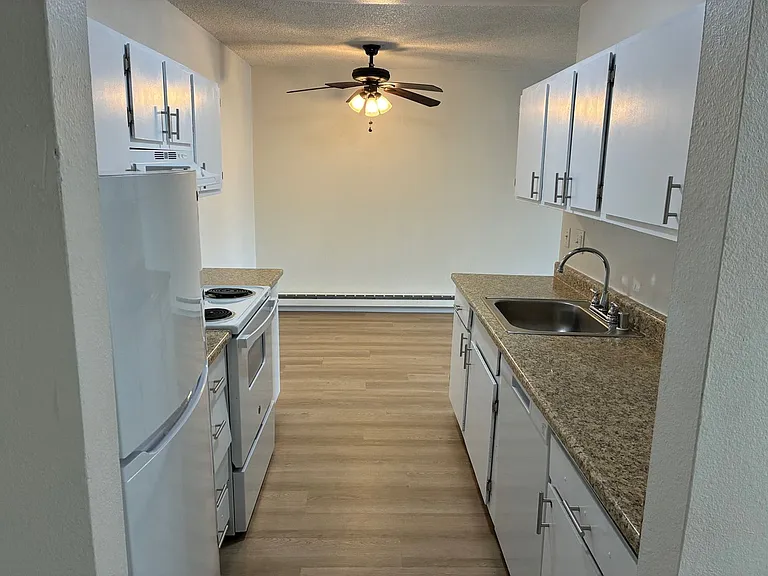 15015 Shoreline Apartments — Photo 38