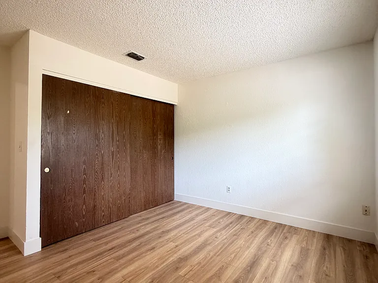 2540 Deer Trail Ln — Photo 17