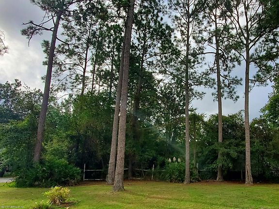 3rd image of 11365 Deerwood Cir