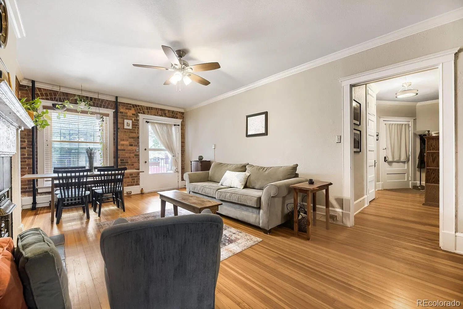 2 bed, 1.0 bath, 970 sqft, $2,350 — Photo 3