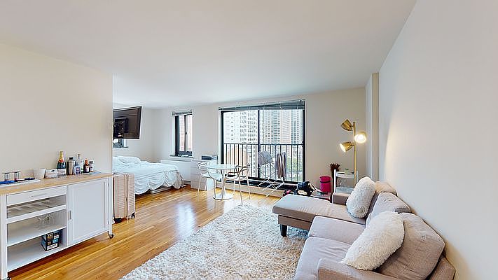 1st image of 230 E 30th St APT 14G