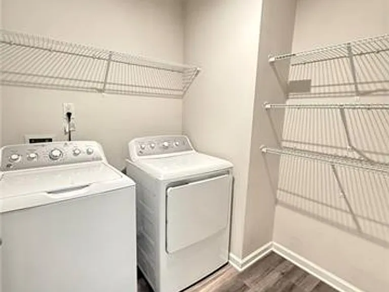 244 Mildred Dr — Photo 12