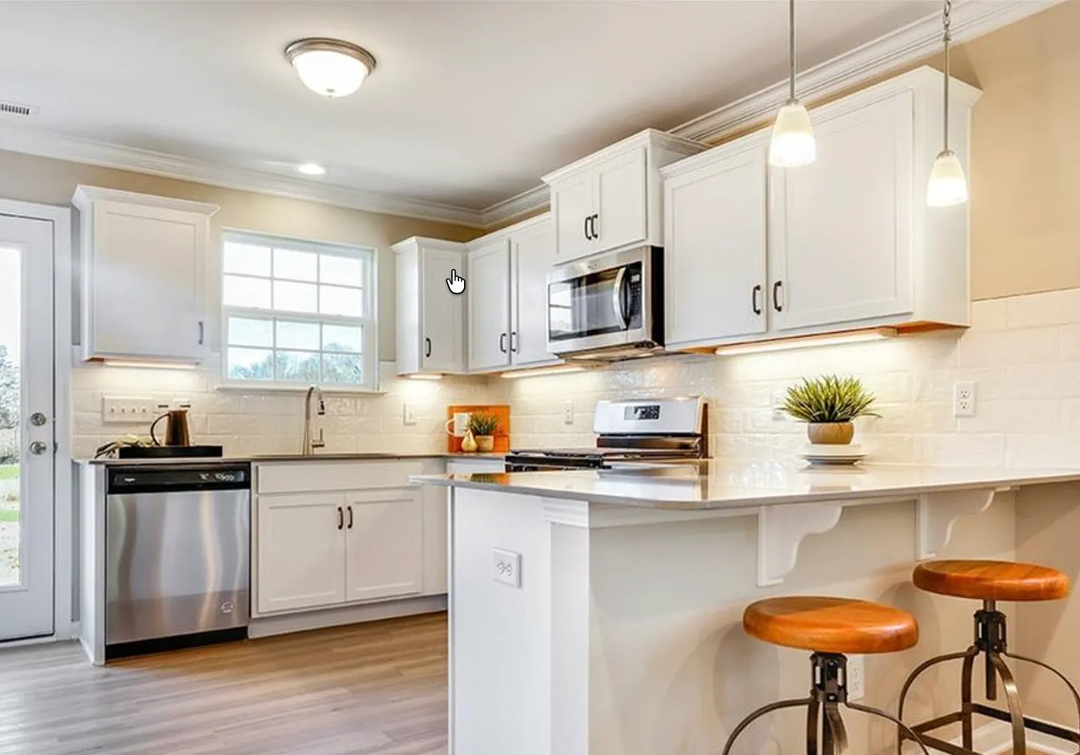 Modern End-Unit Townhome with Main-Level Primary Suite & Loft in Strawberry Creek — Photo 2