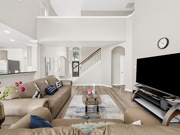 4th image of 2614 Cezanne Cir