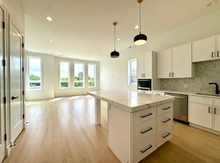 2917 N Elston Ave FLOOR 3, Chicago, IL 60618