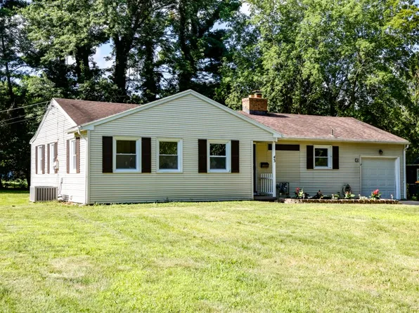 43 Valley View Dr, Penfield, NY 14526