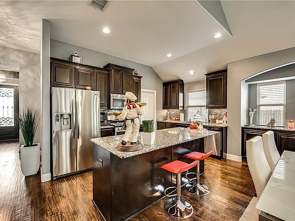 4th image of 4212 Gleneagles Dr