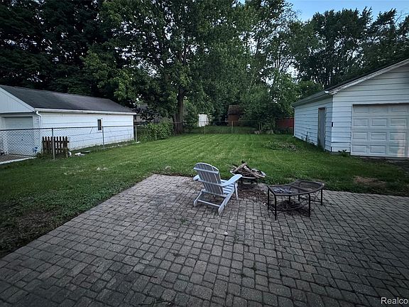 2nd image of 4597 Holt Rd