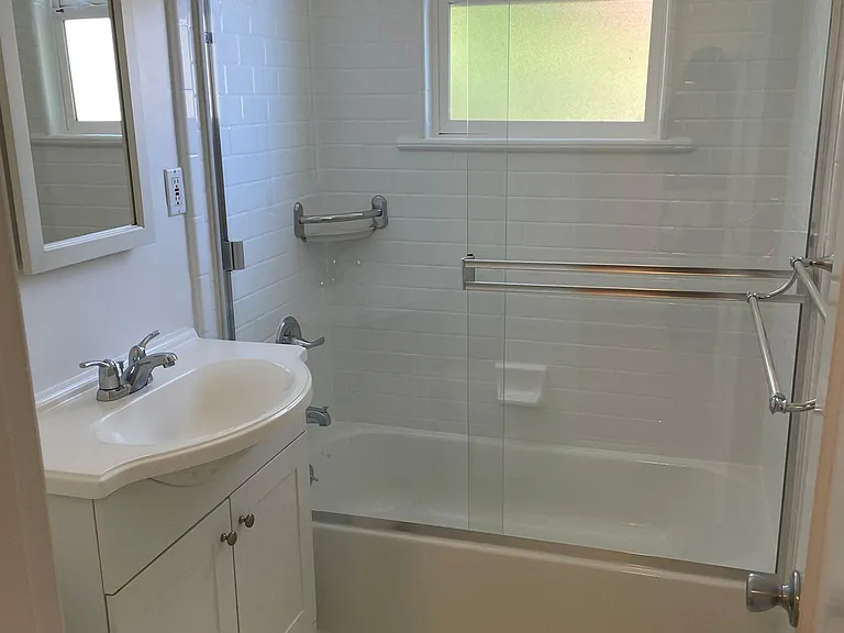 211 E Santa Inez Ave #6 — Photo 8