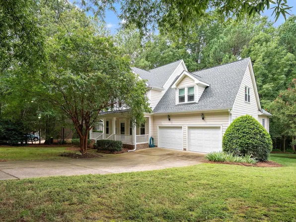 320 Middlecrest Way, Holly Springs, NC 27540