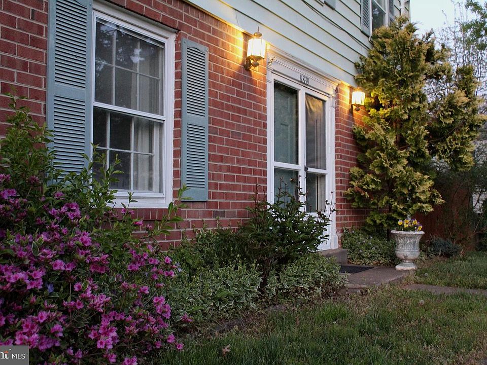 1st image of 8839 Oak Hollow Ct