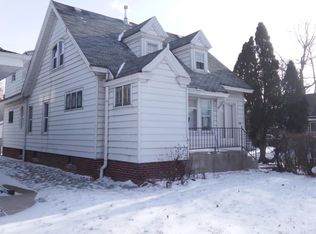 2902 N 39th St, Milwaukee, WI 53210