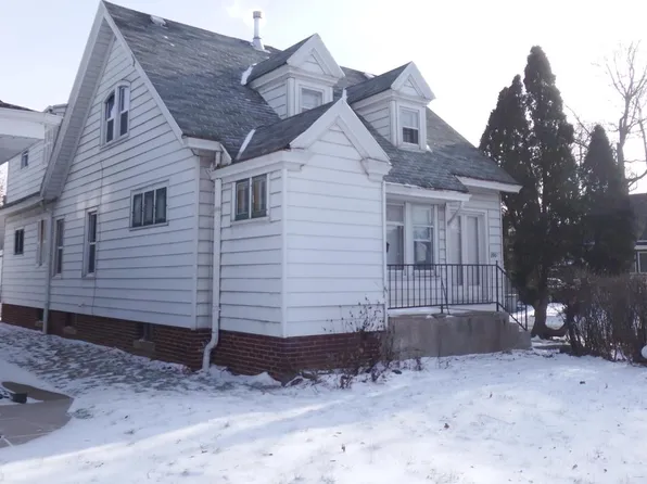 2902 North 39th STREET, Milwaukee, WI 53210