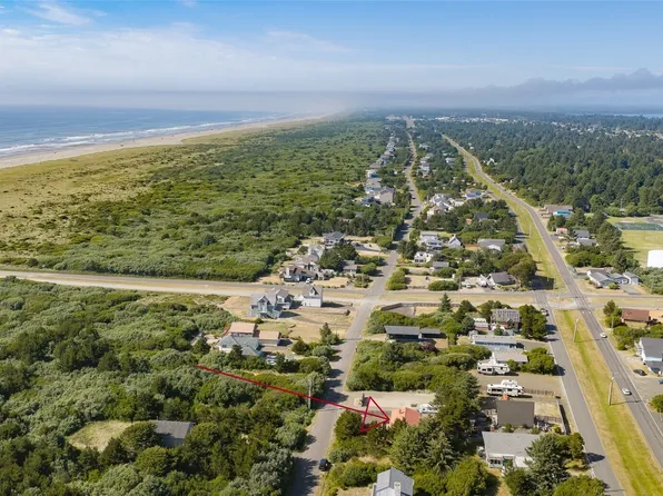 516 Sand Dune Avenue SW, Ocean Shores, WA 98569