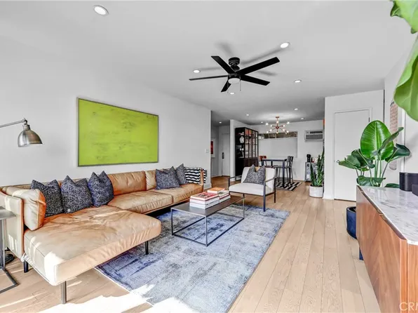 8400 De Longpre Ave APT 212, West Hollywood, CA 90069