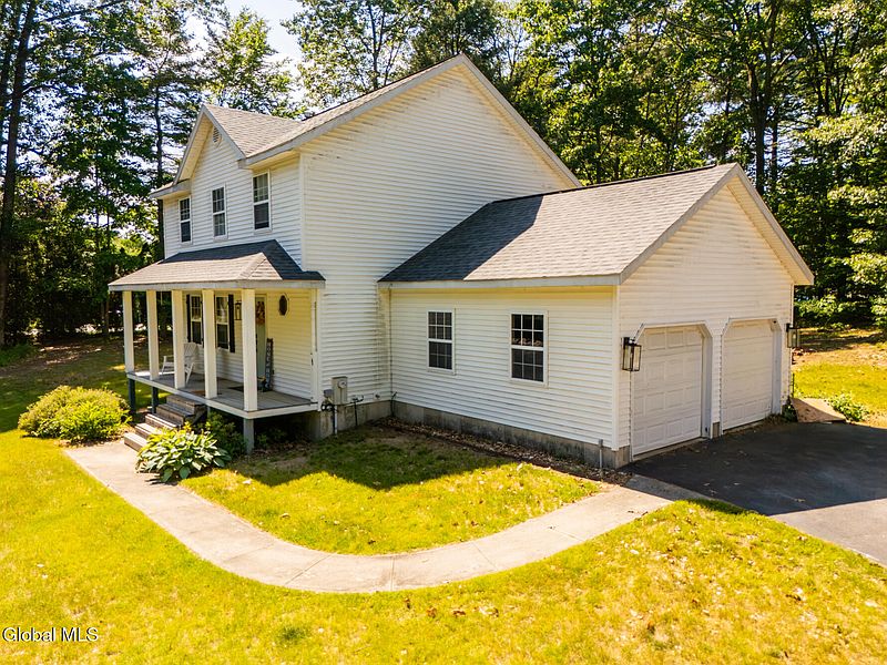 2nd image of 22 Snowberry Lane