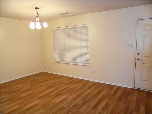 3rd image of 2847 Westover Dr