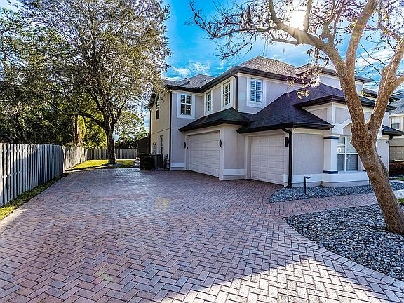 3rd image of 627 Park Forest Ct