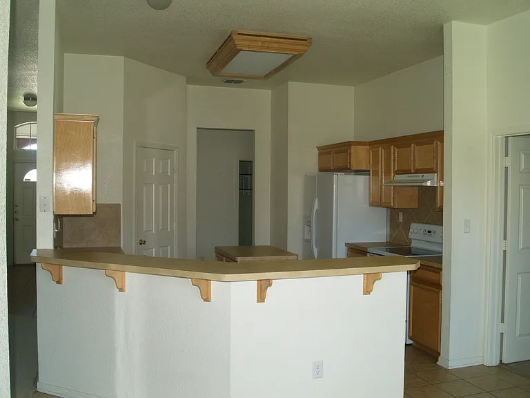 5802 Venetian Ct — Photo 6