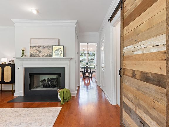 3rd image of 1613 Brentwood Pointe