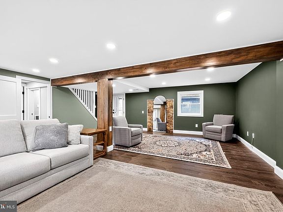 2nd image of 510 Poplar St