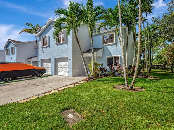 60 Fairway Lane, Royal Palm Beach, FL 33411