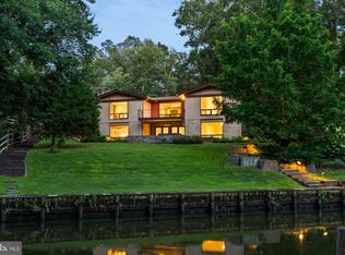 3010 Cunningham Dr, Alexandria, VA 22309
