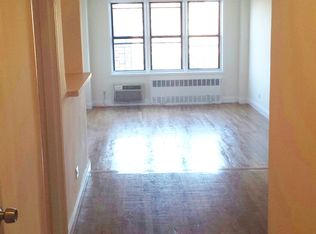 315 Ocean Pkwy #4W, Brooklyn, NY 11218