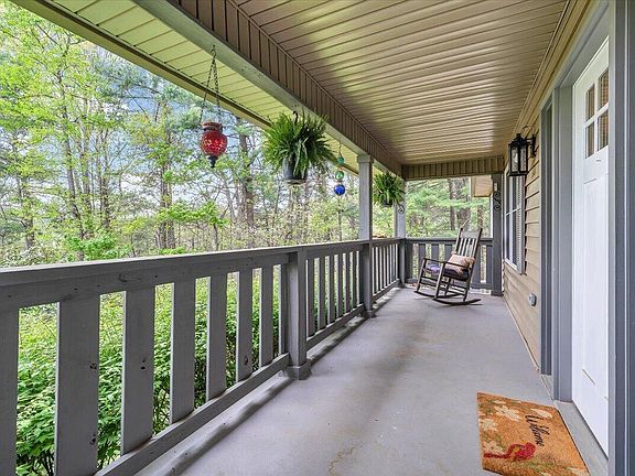 3rd image of 856 Ridge Mountain Dr