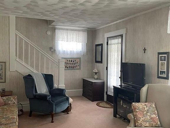 3rd image of 548 Glenwood Ave