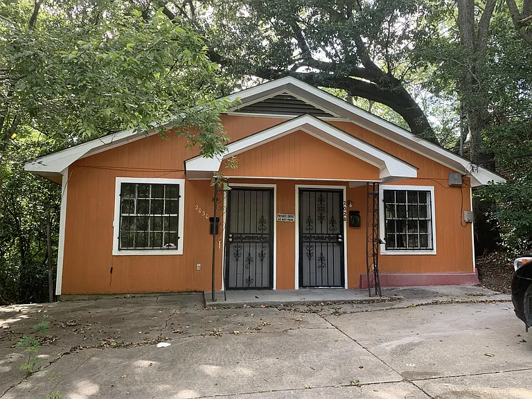 2030 Colorado St — Photo 9