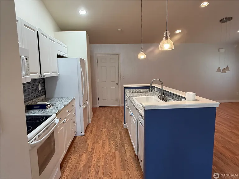 30511 M Pl — Photo 7