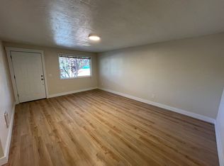 734 SE 5th St, Bend, OR 97702