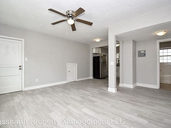 3rd image of 314 NE 10th St APT 102