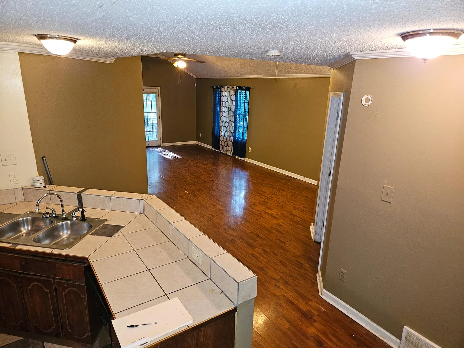 3 bed, 1500 sqft, $1,195 — Photo 3