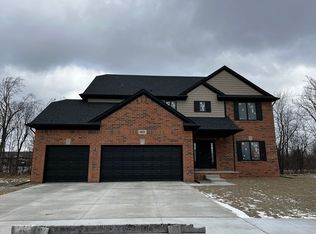 18701 Stallmann Dr, Macomb, MI